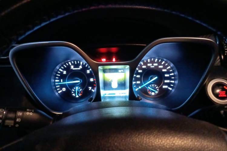 Used JMC Yusheng S330 2016 1.5L GTDi Automatic Two-Wheel Drive Fashion Edition Instrument Cluster