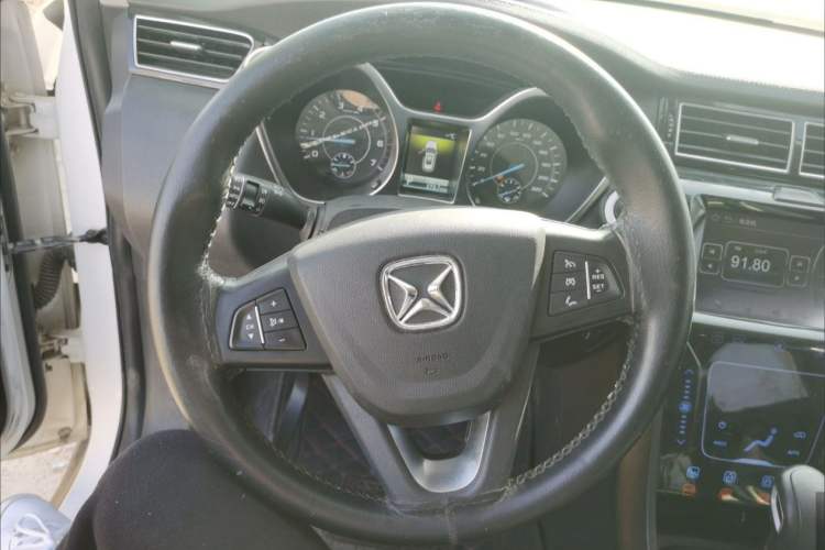 Used JMC Yusheng S330 2016 1.5L GTDi Automatic All-Wheel-Drive Flagship Edition Interior 2