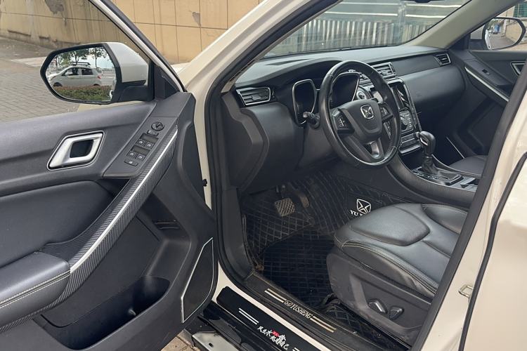 Used JMC Yusheng S330 2016 1.5L GTDi Automatic Two-Wheel Drive Prestige Edition Interior 2