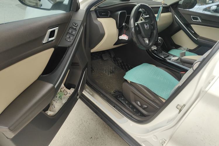 Used JMC Yusheng S330 2016 1.5L GTDi Automatic Two-Wheel Drive Flagship Edition Interior 3