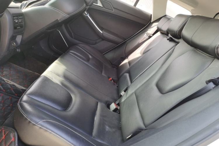 Used JMC Yusheng S330 2016 1.5L GTDi Automatic All-Wheel-Drive Flagship Edition Interior 5