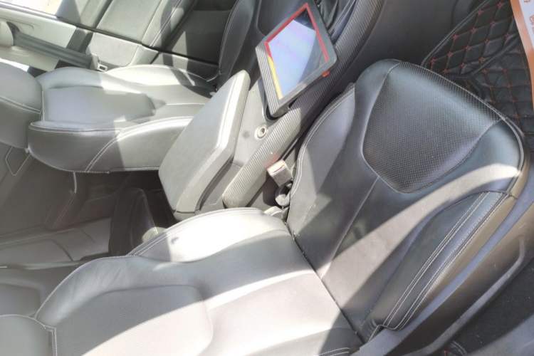 Used JMC Yusheng S330 2016 1.5L GTDi Automatic All-Wheel-Drive Flagship Edition Interior 6