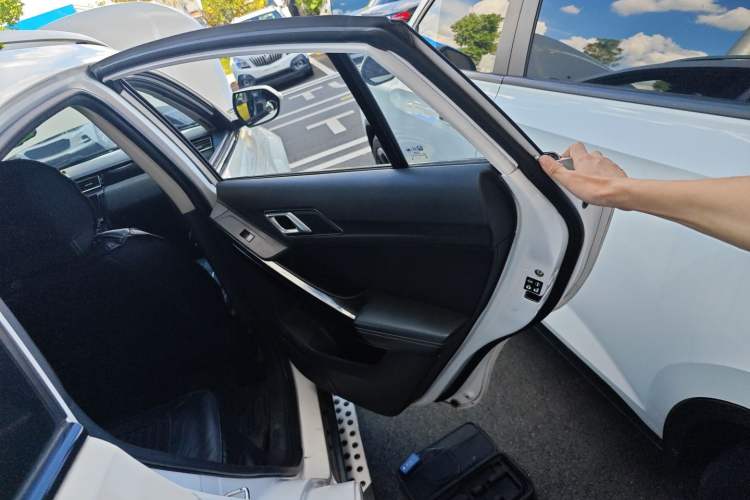 Used JMC Yusheng S330 2016 1.5L GTDi Automatic Two-Wheel Drive Comfort Edition Interior 6