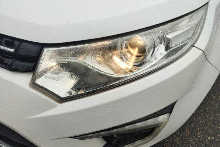 Used JMC Yusheng S330 2016 1.5L GTDi Automatic Two-Wheel Drive Prestige Edition Left Front Headlight