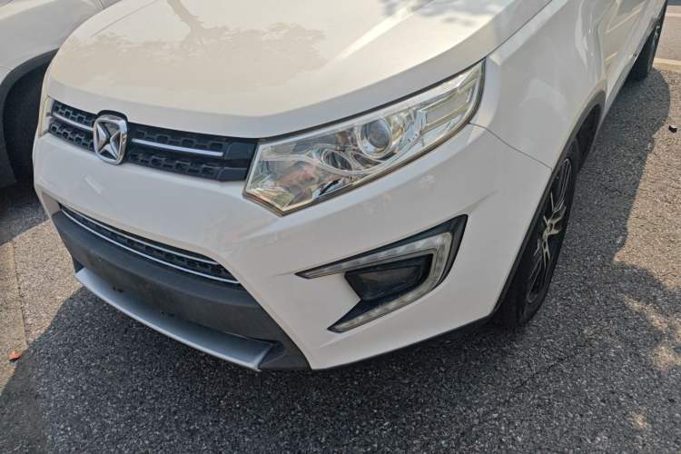 Used JMC Yusheng S330 2016 1.5L GTDi Automatic Two-Wheel Drive Flagship Edition Left Front Headlight