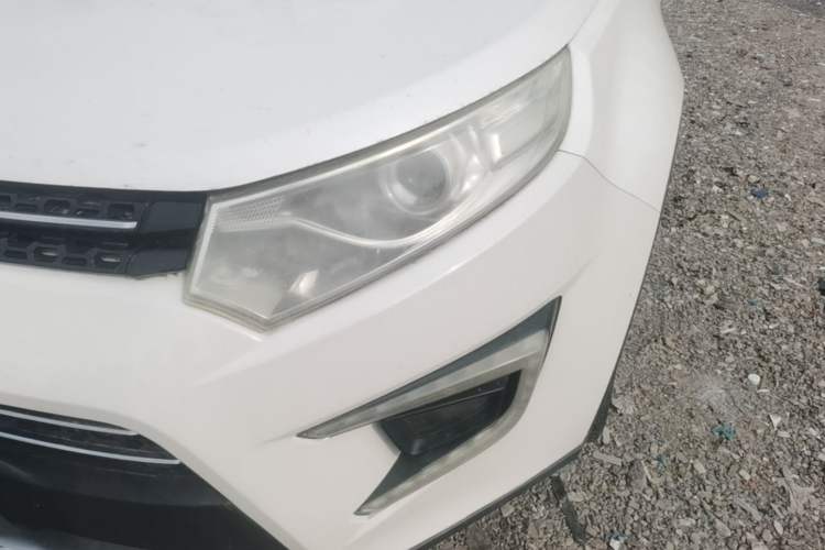 Used JMC Yusheng S330 2016 1.5L GTDi Automatic Two-Wheel Drive Flagship Edition Left Front Headlight