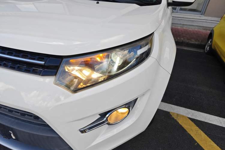 Used JMC Yusheng S330 2016 1.5L GTDi Automatic Two-Wheel Drive Comfort Edition Left Front Headlight