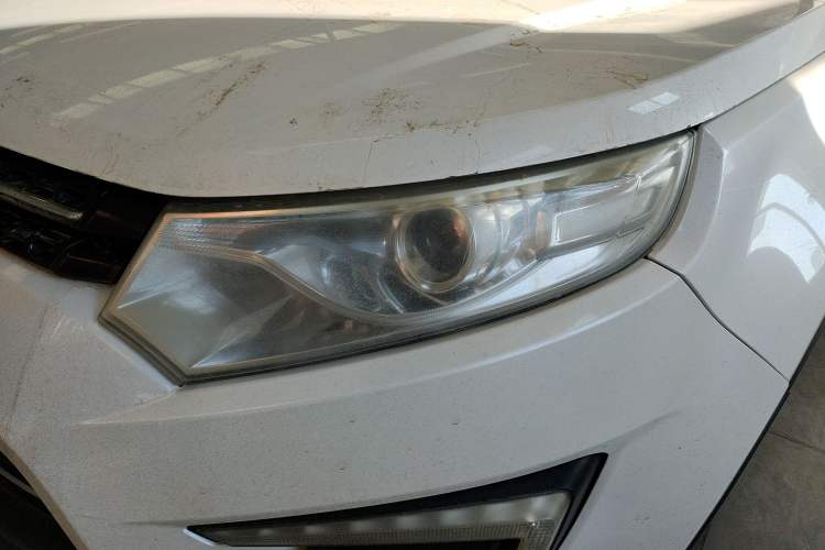 Used JMC Yusheng S330 2016 1.5L GTDi Automatic Two-Wheel Drive Flagship Edition Left Front Headlight