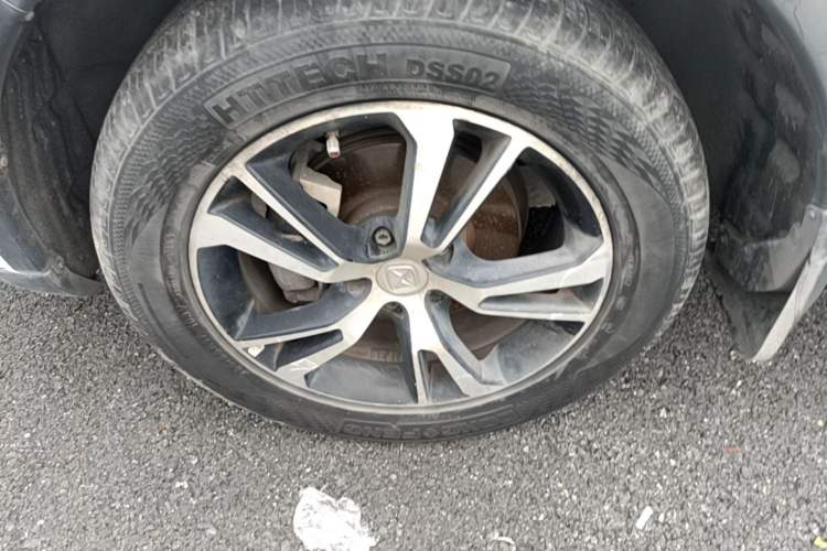 Used JMC Yusheng S330 2016 1.5L GTDi Automatic Two-Wheel Drive Fashion Edition Left Front Wheel Hub