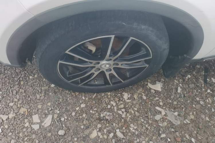 Used JMC Yusheng S330 2016 1.5L GTDi Automatic Two-Wheel Drive Flagship Edition Left Front Wheel Hub