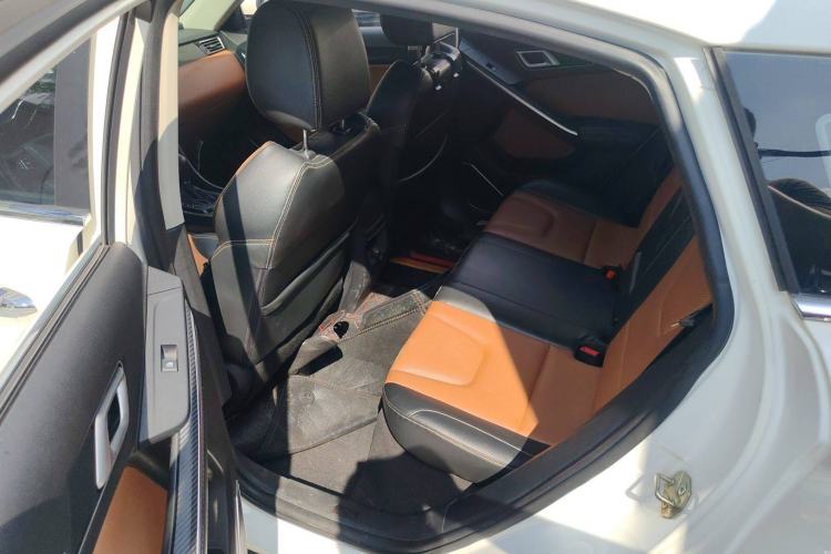 Used JMC Yusheng S330 2016 1.5L GTDi Automatic Two-Wheel Drive Prestige Edition Left Rear Seat