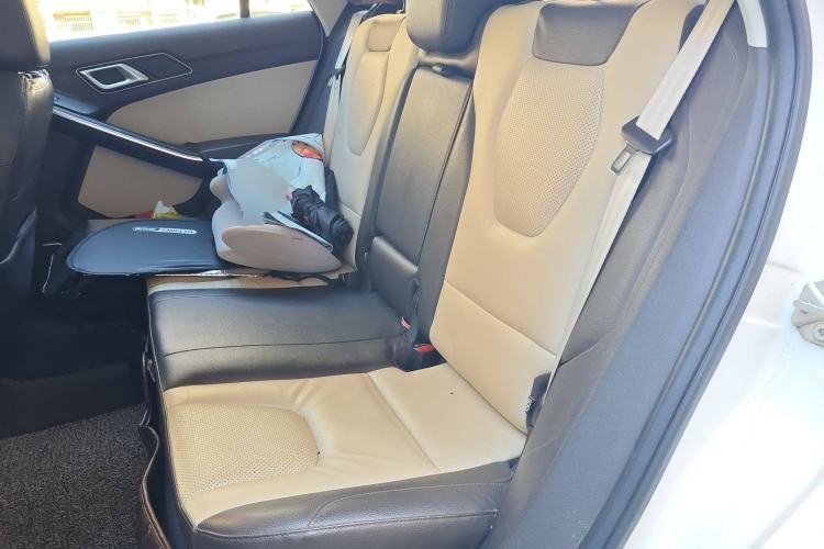 Used JMC Yusheng S330 2016 1.5L GTDi Automatic Two-Wheel Drive Fashion Edition Left Rear Seat