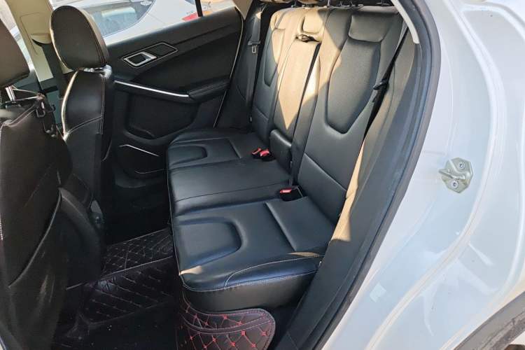 Used JMC Yusheng S330 2016 1.5L GTDi Automatic Two-Wheel Drive Prestige Edition Left Rear Seat