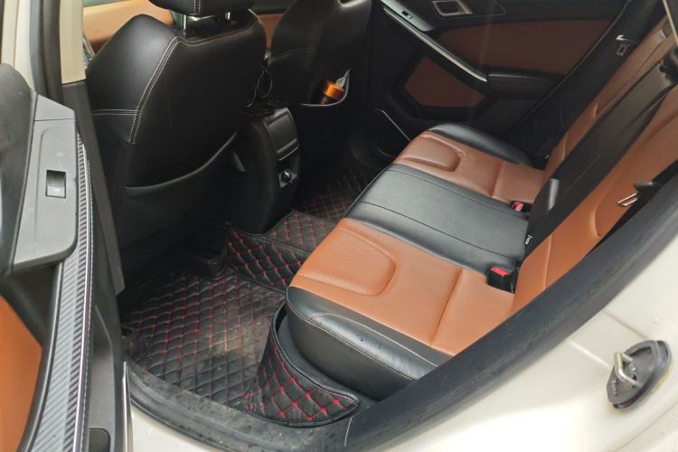 Used JMC Yusheng S330 2016 1.5L GTDi Automatic Two-Wheel Drive Prestige Edition Left Rear Seat