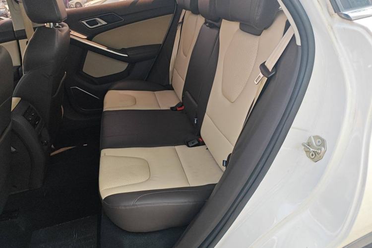 Used JMC Yusheng S330 2016 1.5L GTDi Automatic Two-Wheel Drive Flagship Edition Left Rear Seat