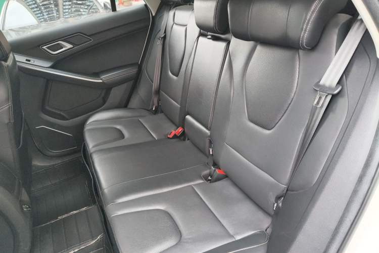 Used JMC Yusheng S330 2016 1.5L GTDi Automatic Two-Wheel Drive Fashion Edition Left Rear Seat