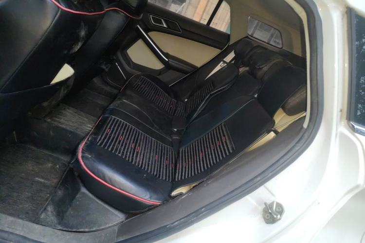 Used JMC Yusheng S330 2016 1.5L GTDi Automatic Two-Wheel Drive Flagship Edition Left Rear Seat