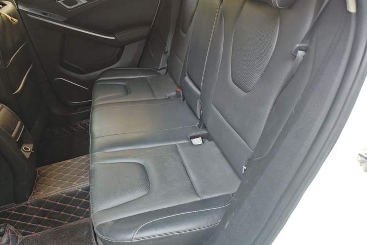 Used JMC Yusheng S330 2016 1.5L GTDi Automatic Two-Wheel Drive Fashion Edition Left Rear Seat
