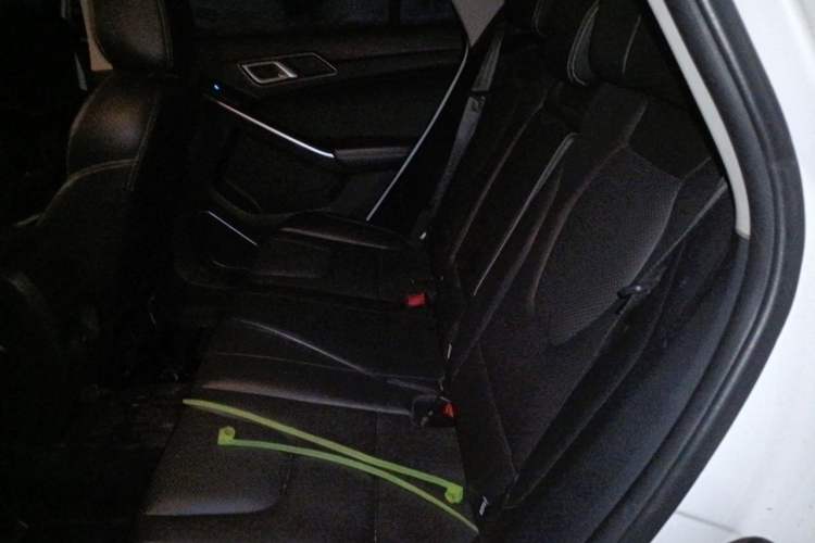 Used JMC Yusheng S330 2016 1.5L GTDi Automatic Two-Wheel Drive Prestige Edition Left Rear Seat