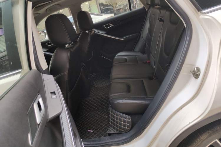 Used JMC Yusheng S330 2016 1.5L GTDi Automatic Two-Wheel Drive Flagship Edition Left Rear Seat