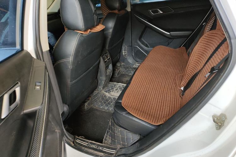 Used JMC Yusheng S330 2016 1.5L GTDi Automatic Two-Wheel Drive Flagship Edition Left Rear Seat