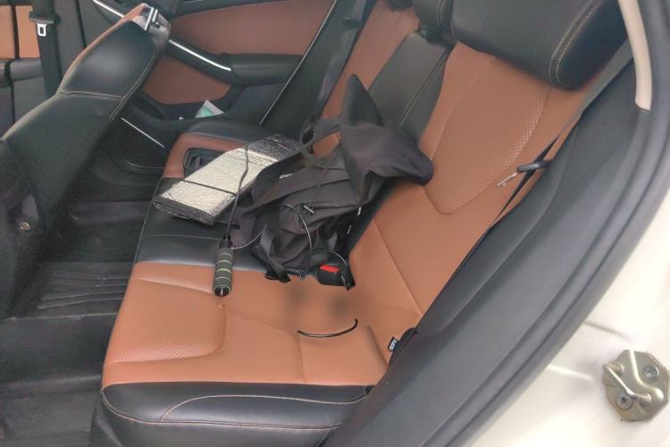 Used JMC Yusheng S330 2016 1.5L GTDi Automatic Two-Wheel Drive Prestige Edition Left Rear Seat