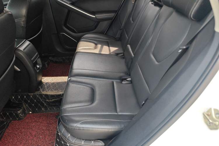Used JMC Yusheng S330 2016 1.5L GTDi Automatic Two-Wheel Drive Prestige Edition Left Rear Seat