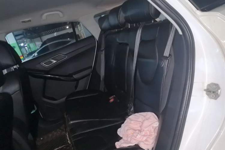 Used JMC Yusheng S330 2016 1.5L GTDi Automatic Two-Wheel Drive Comfort Edition Left Rear Seat