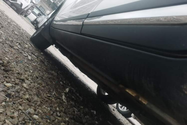 Used JMC Yusheng S330 2016 1.5L GTDi Automatic Two-Wheel Drive Flagship Edition Left Side Sill