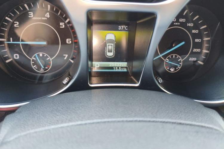 Used JMC Yusheng S330 2016 1.5L GTDi Automatic Two-Wheel Drive Fashion Edition Odometer Close Up