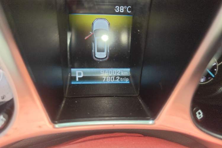 Used JMC Yusheng S330 2016 1.5L GTDi Automatic Two-Wheel Drive Flagship Edition Odometer Close Up