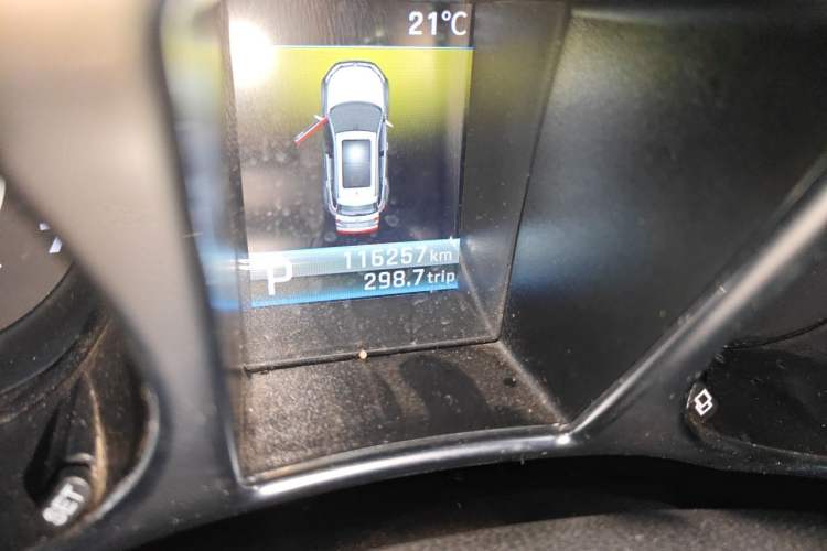 Used JMC Yusheng S330 2016 1.5L GTDi Automatic Two-Wheel Drive Fashion Edition Odometer Close Up