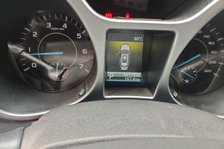 Used JMC Yusheng S330 2016 1.5L GTDi Automatic Two-Wheel Drive Prestige Edition Odometer Close Up