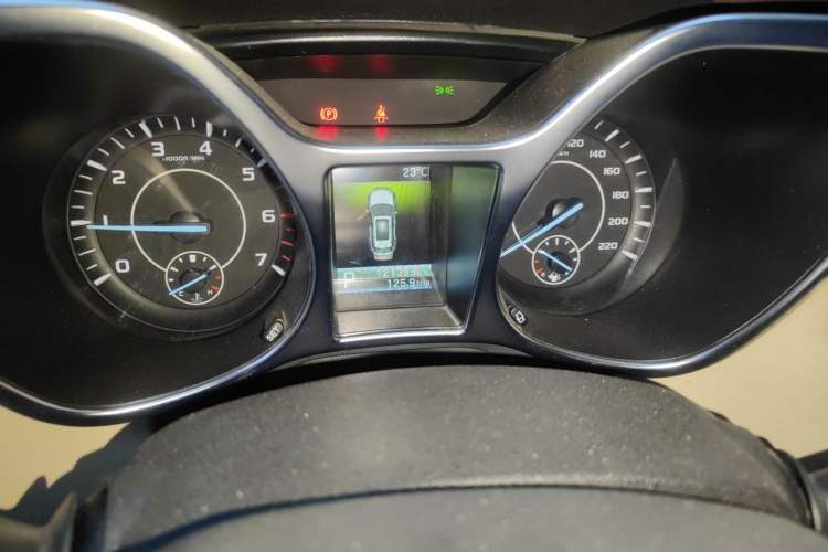 Used JMC Yusheng S330 2016 1.5L GTDi Automatic Two-Wheel Drive Flagship Edition Odometer Close Up