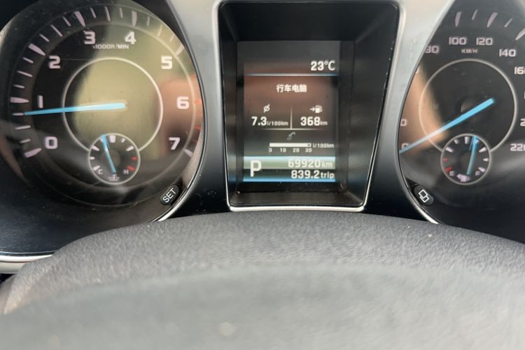 Used JMC Yusheng S330 2016 1.5L GTDi Automatic Two-Wheel Drive Prestige Edition Odometer Close Up