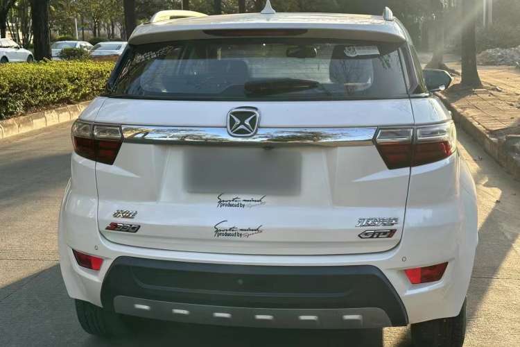 Used JMC Yusheng S330 2016 1.5L GTDi Automatic Two-Wheel Drive Comfort Edition Rear
