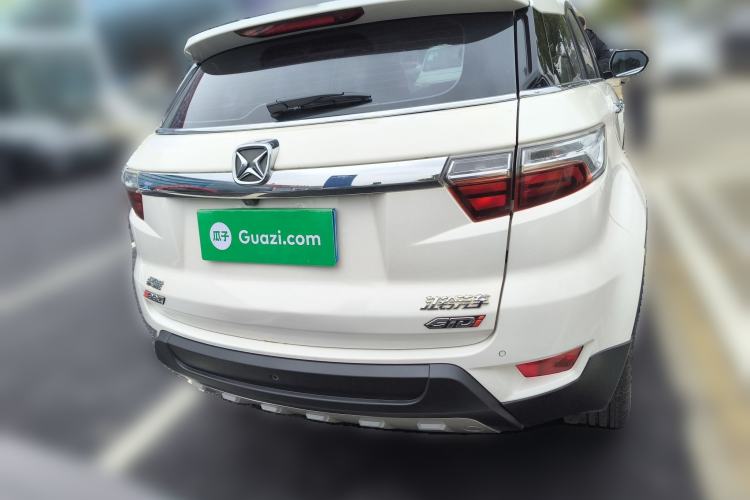 Used JMC Yusheng S330 2016 1.5L GTDi Automatic Two-Wheel Drive Flagship Edition Rear
