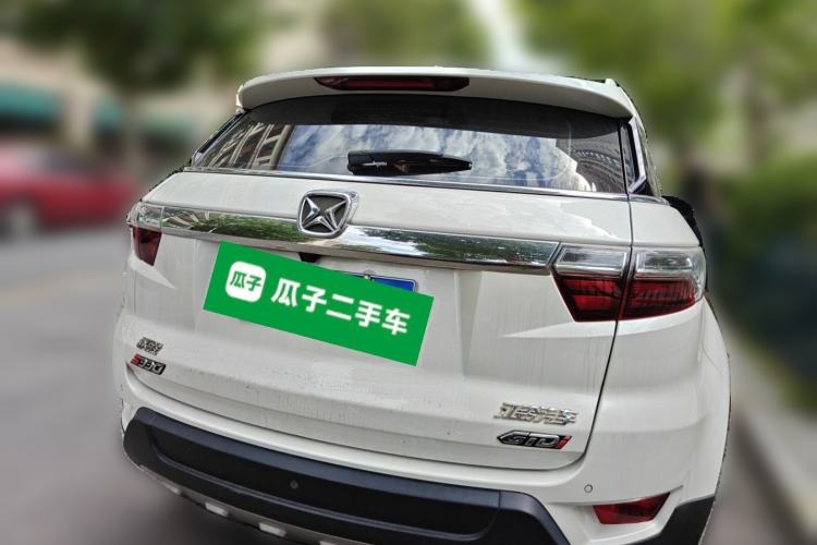 Used JMC Yusheng S330 2016 1.5L GTDi Automatic Two-Wheel Drive Fashion Edition Rear