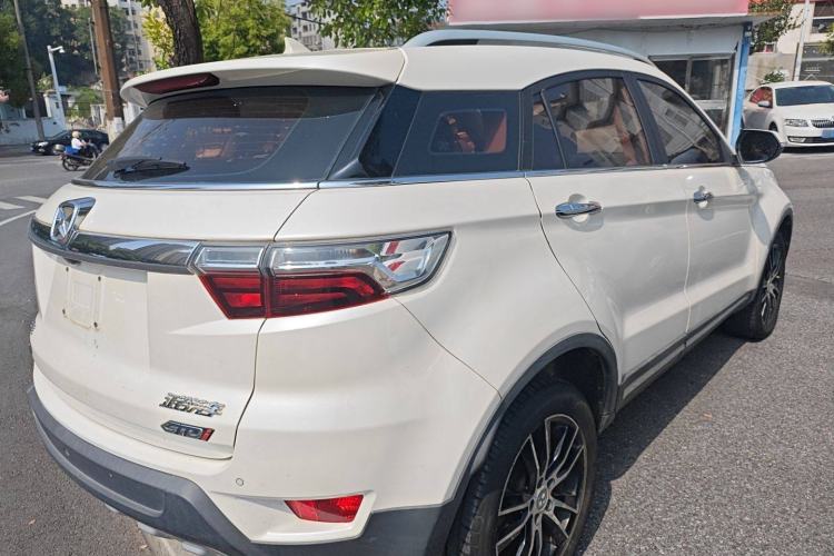 Used JMC Yusheng S330 2016 1.5L GTDi Automatic Two-Wheel Drive Flagship Edition Rear Right 45 Deg