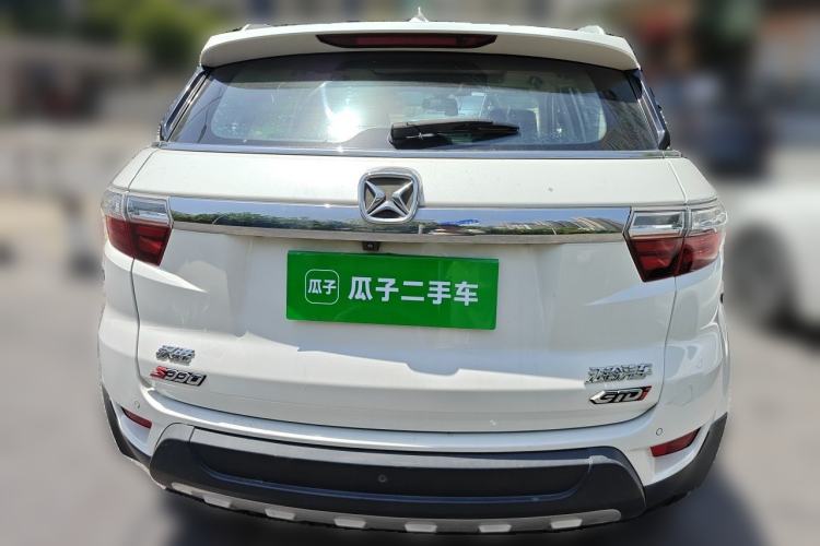 Used JMC Yusheng S330 2016 1.5L GTDi Automatic Two-Wheel Drive Flagship Edition Rear