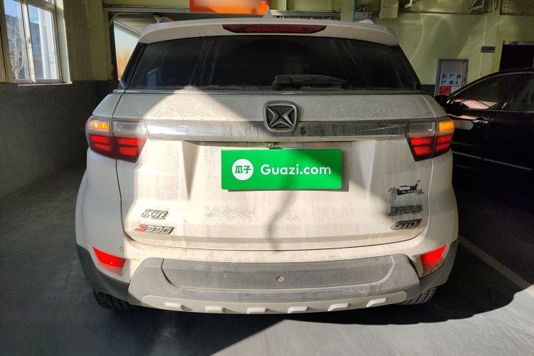 Used JMC Yusheng S330 2016 1.5L GTDi Automatic Two-Wheel Drive Flagship Edition Rear