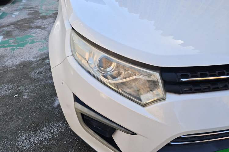 Used JMC Yusheng S330 2016 1.5L GTDi Automatic Two-Wheel Drive Fashion Edition Right Front Headlight