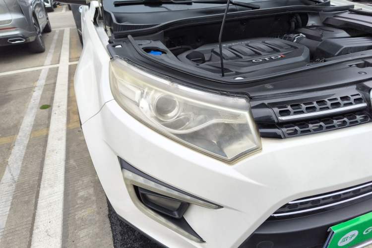 Used JMC Yusheng S330 2016 1.5L GTDi Automatic Two-Wheel Drive Flagship Edition Right Front Headlight