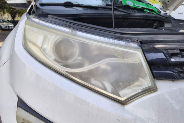 Used JMC Yusheng S330 2016 1.5L GTDi Automatic Two-Wheel Drive Comfort Edition Right Front Headlight