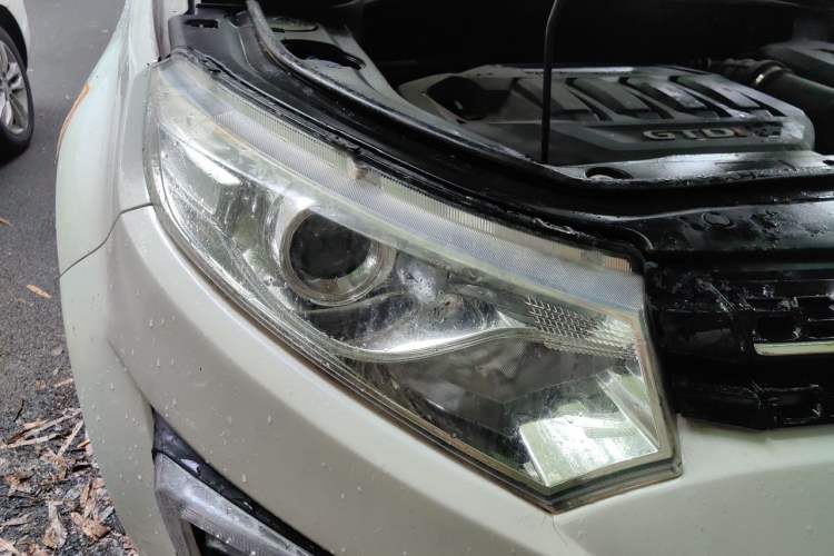 Used JMC Yusheng S330 2016 1.5L GTDi Automatic Two-Wheel Drive Prestige Edition Right Front Headlight