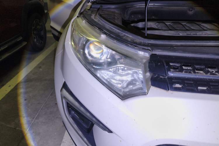 Used JMC Yusheng S330 2016 1.5L GTDi Automatic Two-Wheel Drive Prestige Edition Right Front Headlight