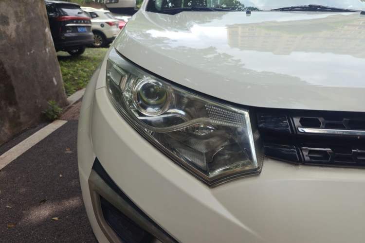 Used JMC Yusheng S330 2016 1.5L GTDi Automatic Two-Wheel Drive Prestige Edition Right Front Headlight