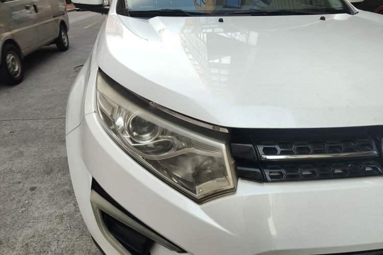 Used JMC Yusheng S330 2016 1.5L GTDi Automatic Two-Wheel Drive Flagship Edition Right Front Headlight