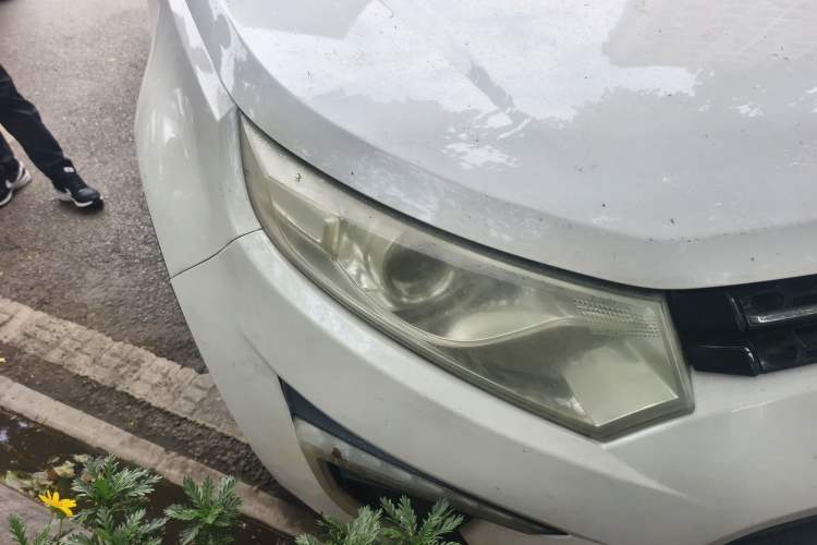 Used JMC Yusheng S330 2016 1.5L GTDi Automatic Two-Wheel Drive Prestige Edition Right Front Headlight