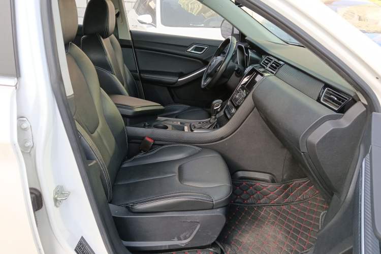 Used JMC Yusheng S330 2016 1.5L GTDi Automatic Two-Wheel Drive Fashion Edition Right Front Seat